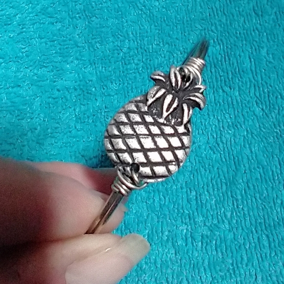Silvertone Pineapple Charm Bracelet L+D Born In The USA Small Wrist Child - Picture 1 of 5
